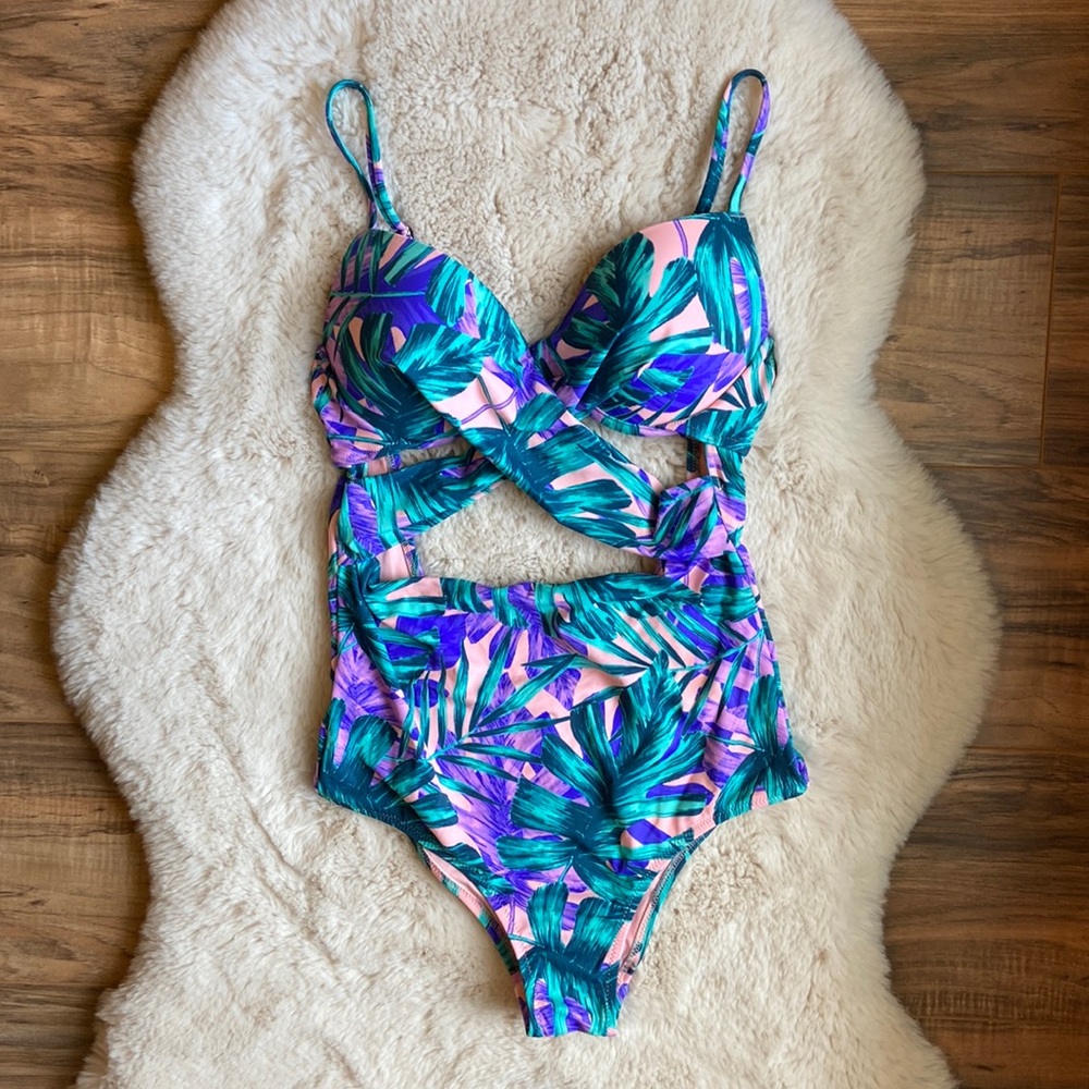 Shade & Shore One Piece Swimsuit Tropical Leaves